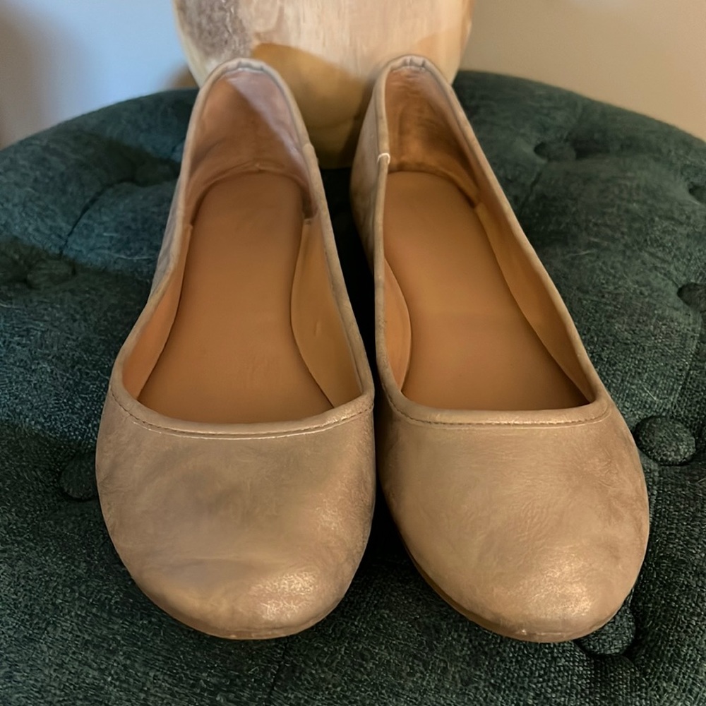 Universal Thread Metallic Gold Flats